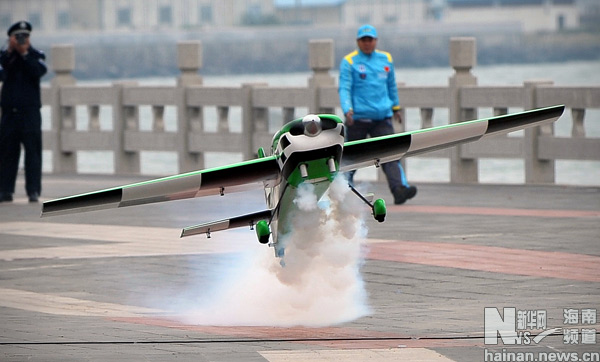 12��17�գ��h�����w������ِ�_Ļʽ�ϵĺ���ģ�ͱ��ݡ�